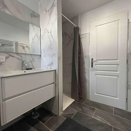 Villa Maison 6 Couchages 50M De La Plage Des Huttes - Sdo000-095