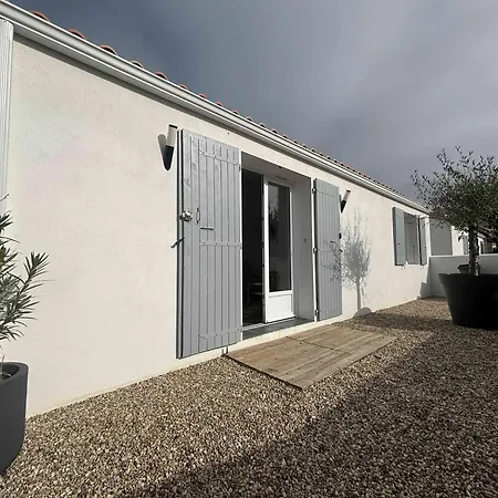 Villa Maison 6 Couchages 50M De La Plage Des Huttes - Sdo000-095 *